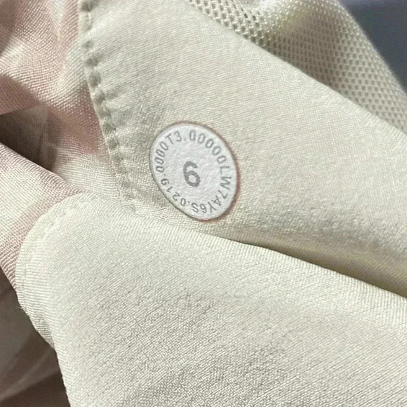 Lululemon Spring Break Away Short *4-way Stretch - Picture 8 of 10